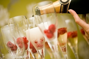 /P-50-26-B1-vins-et-champagnes-quelles-quantites-prevoir-pour-son-mariage.html